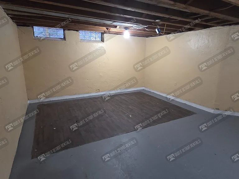 7331 W Outer Dr — Photo 29