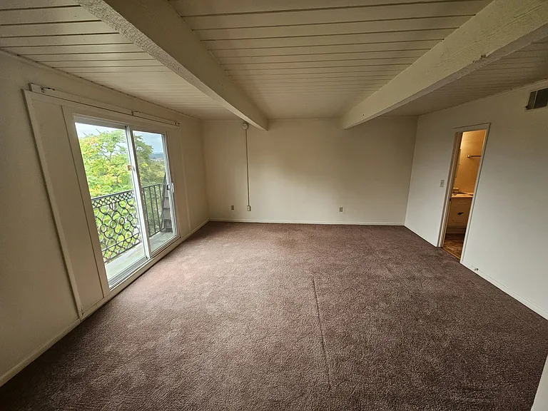 Terrace Heights Apartments — Photo 10