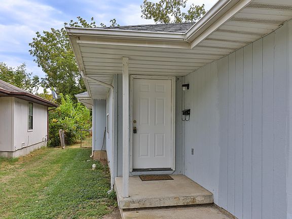 4th image of 1824 N Golden Avenue