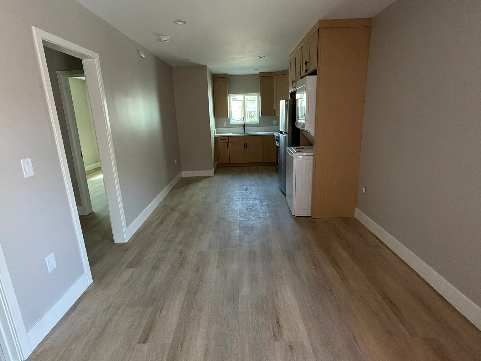 2 bed, 850 sqft, $2,299 — Photo 1