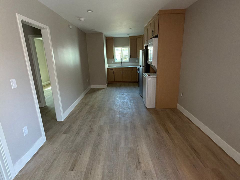 1st image of 627 N Soto St #1