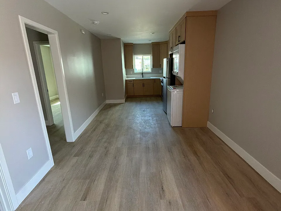 627 N Soto St #1