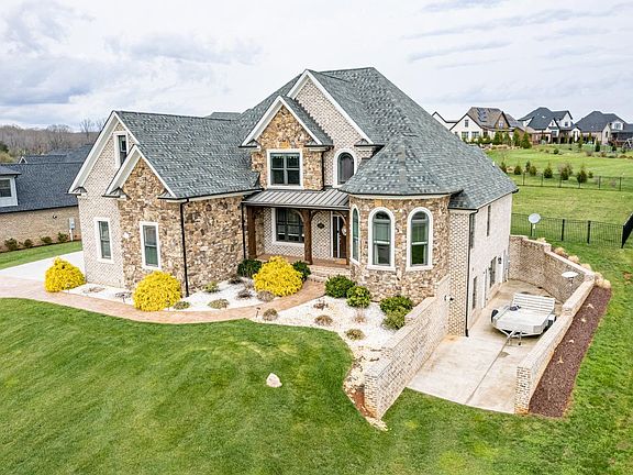 3rd image of 1783 Lake Manor Dr