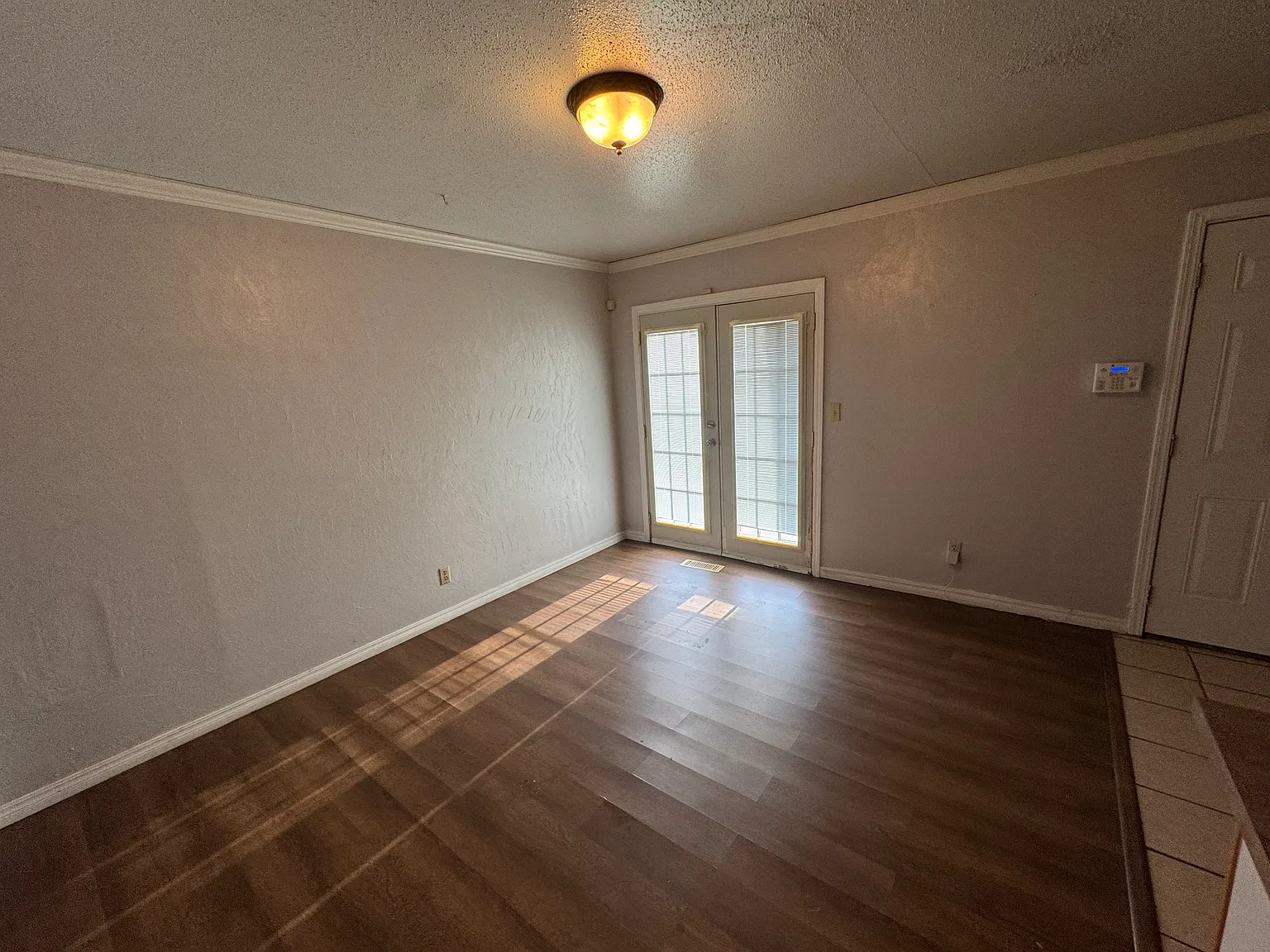 3 bed, 1.5 bath, 1120 sqft, $1,600 — Photo 4