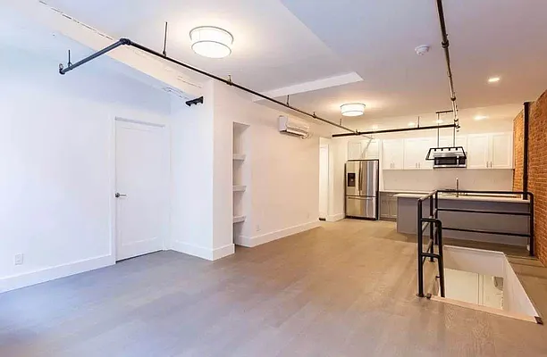 Rented by Compass | media 21