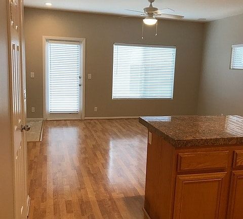 Kitchen looking to family room