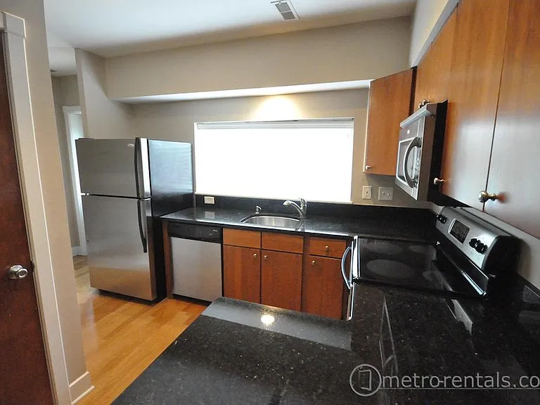 1112 Perry St #C — Photo 2