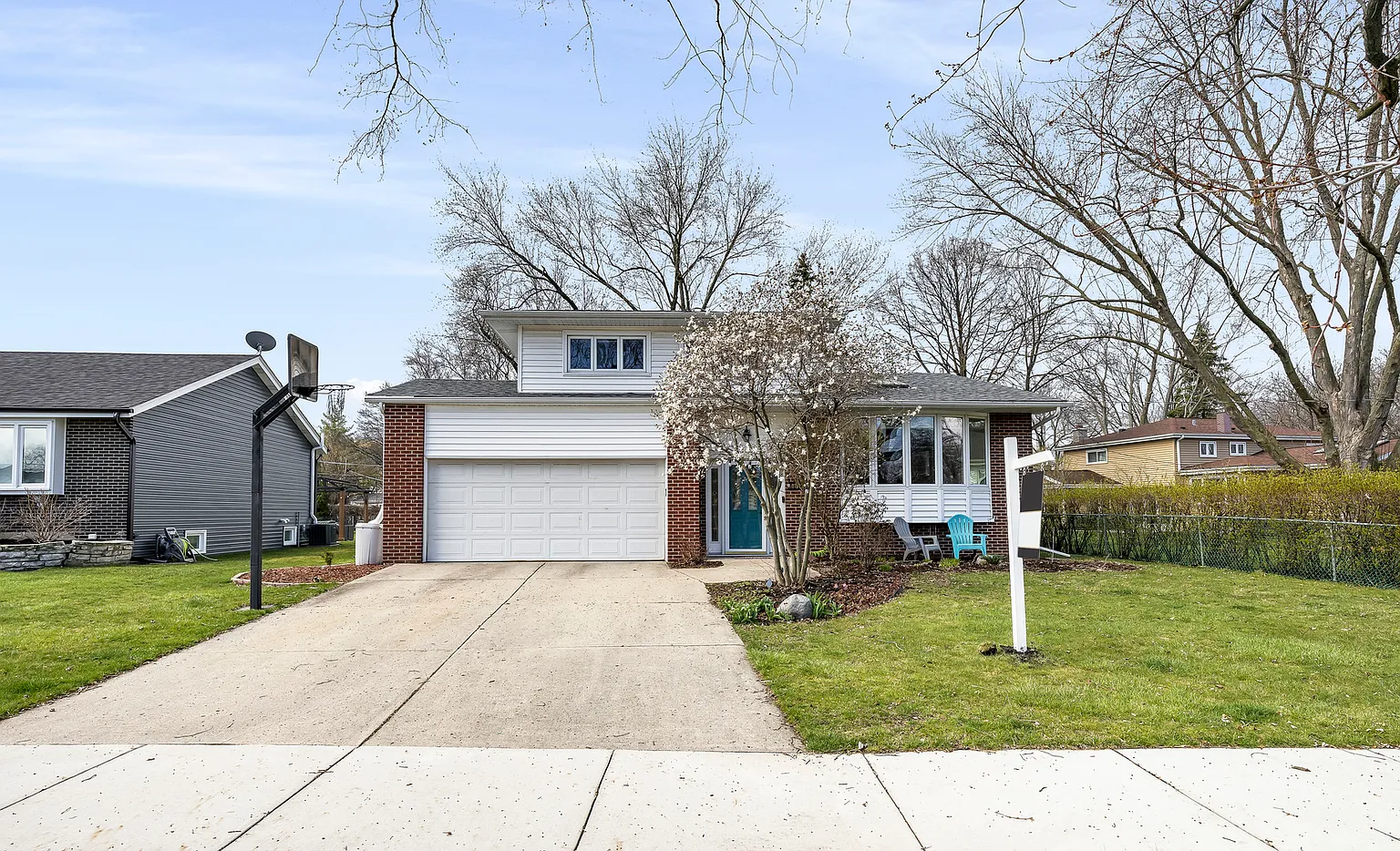 1803 E Basswood Ln photo 1