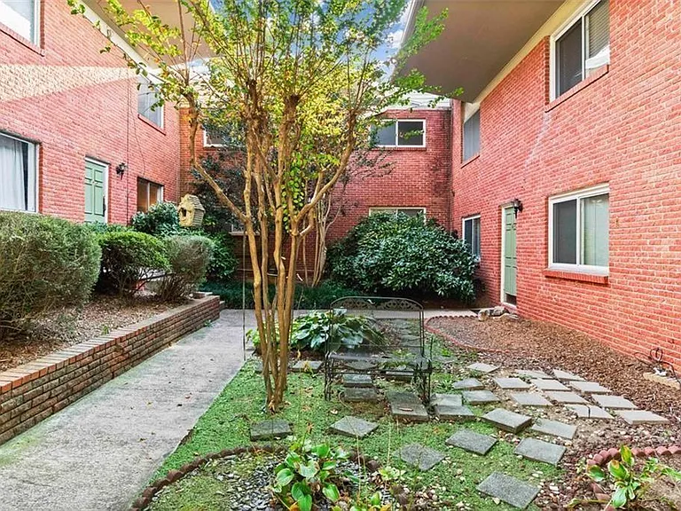 1822 N Rock Springs Rd NE #7 — Photo 19