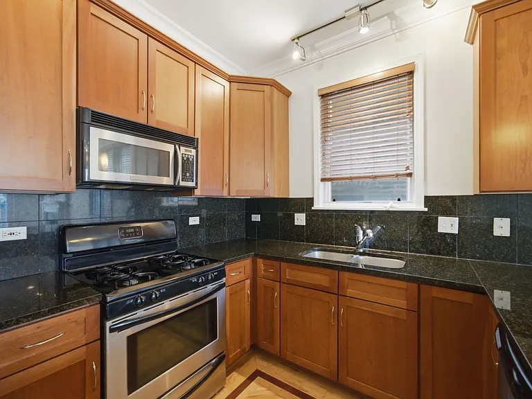 2647 W Haddon Ave #2 — Photo 7