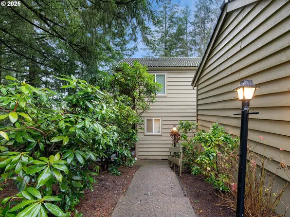 38 Cervantes Cir, Lake Oswego, OR 97035