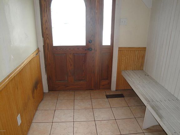 2nd image of 214 Gordon St