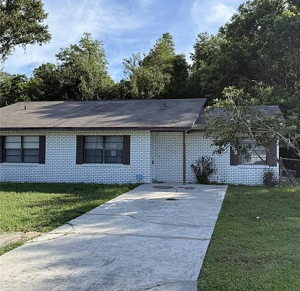 352 Cocoa Ct — Photo 1