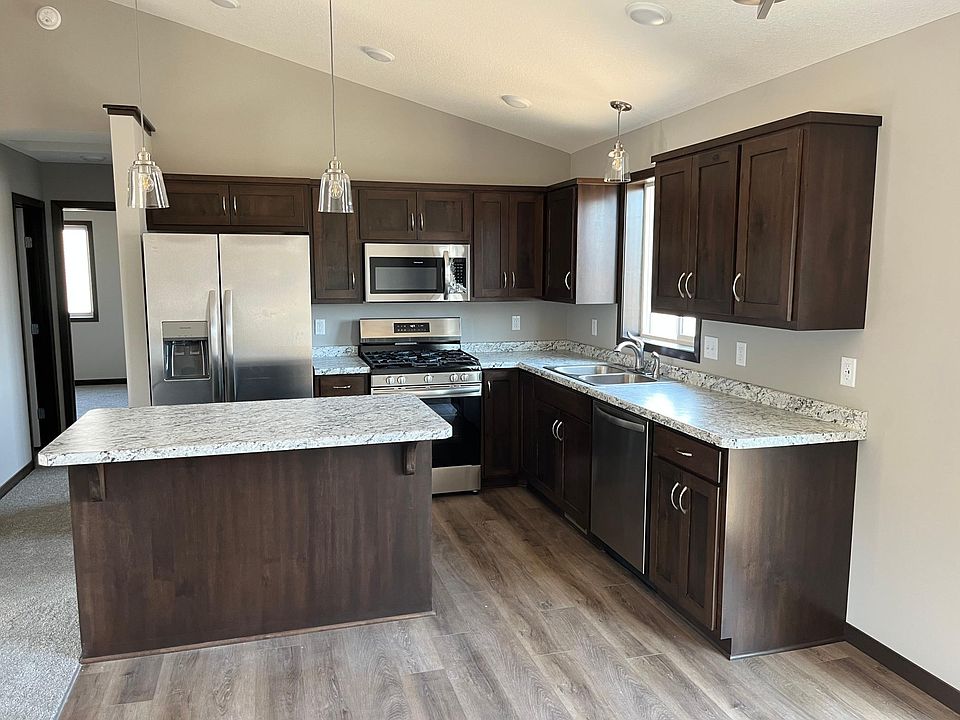 2nd image of 220 9th St SW