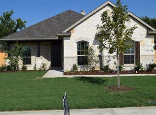 922 Michelle Dr, Midlothian, TX 76065