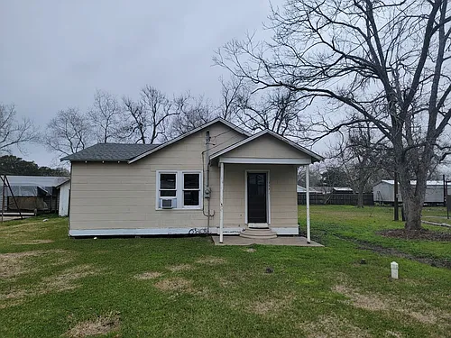 308 Samson St Photo 1