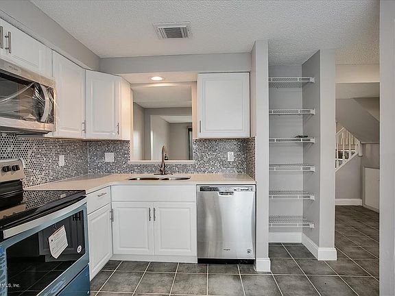 2nd image of 7116 Prestwick Cir S