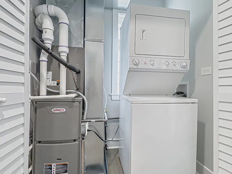 Laundry unit
