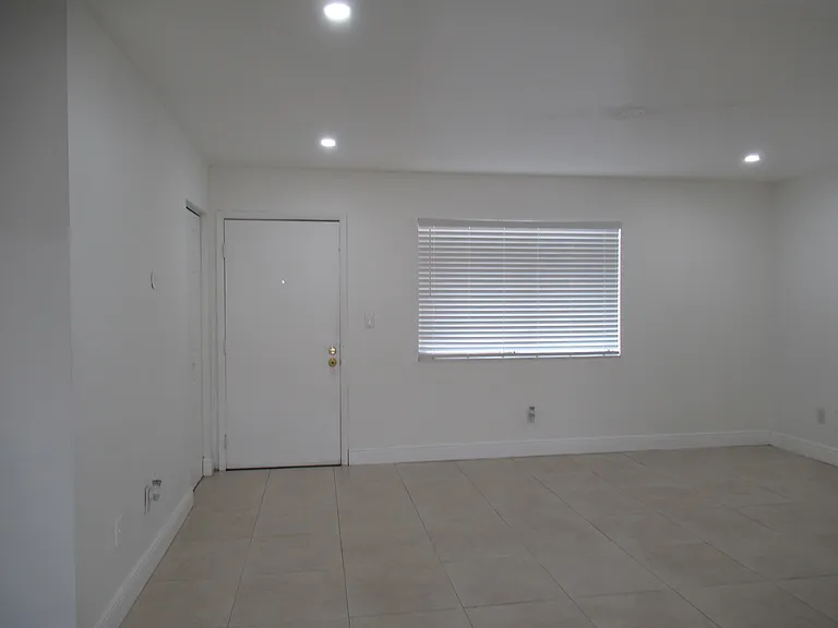 8401 SW 107th Ave #371E — Photo 17