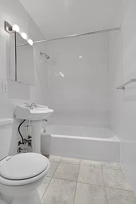 Rented by Cooper & Cooper Real Estate | media 4