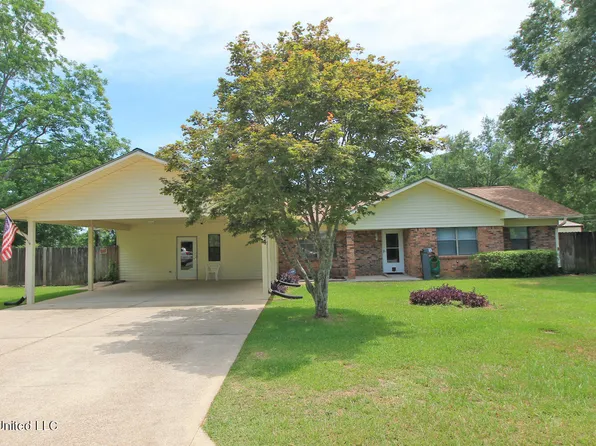 44 Jane Dr, Lucedale, MS 39452