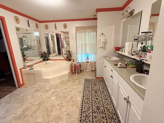 5th image of 134 Scarbrough Ln