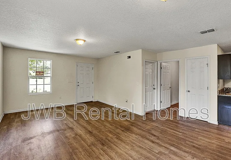 7952 Dekle Ave — Photo 5