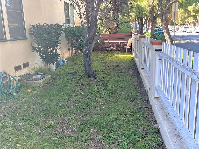 2852 Exposition Blvd #C — Photo 31