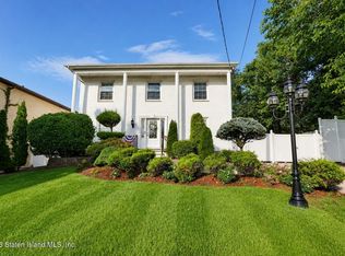 38 Weiner St, Staten Island, NY 10309
