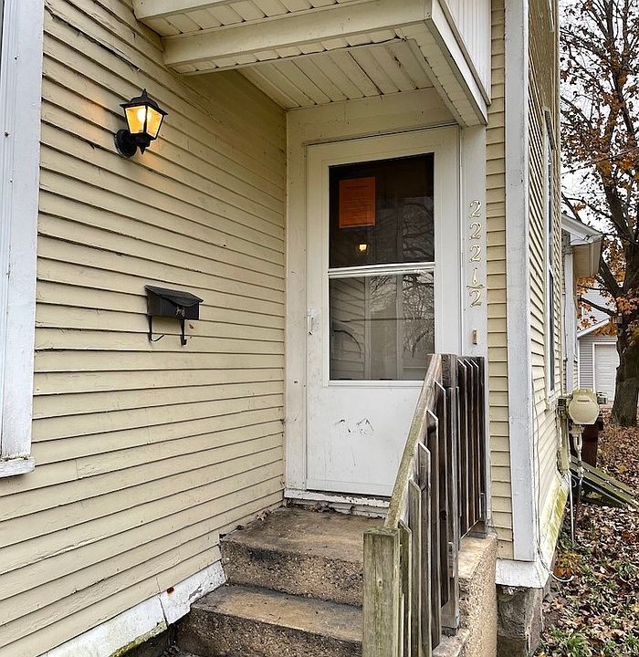 1st image of 222 1/2 Lincoln Lake Ave SE #2