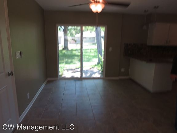4th image of 7319 Maywood Ave