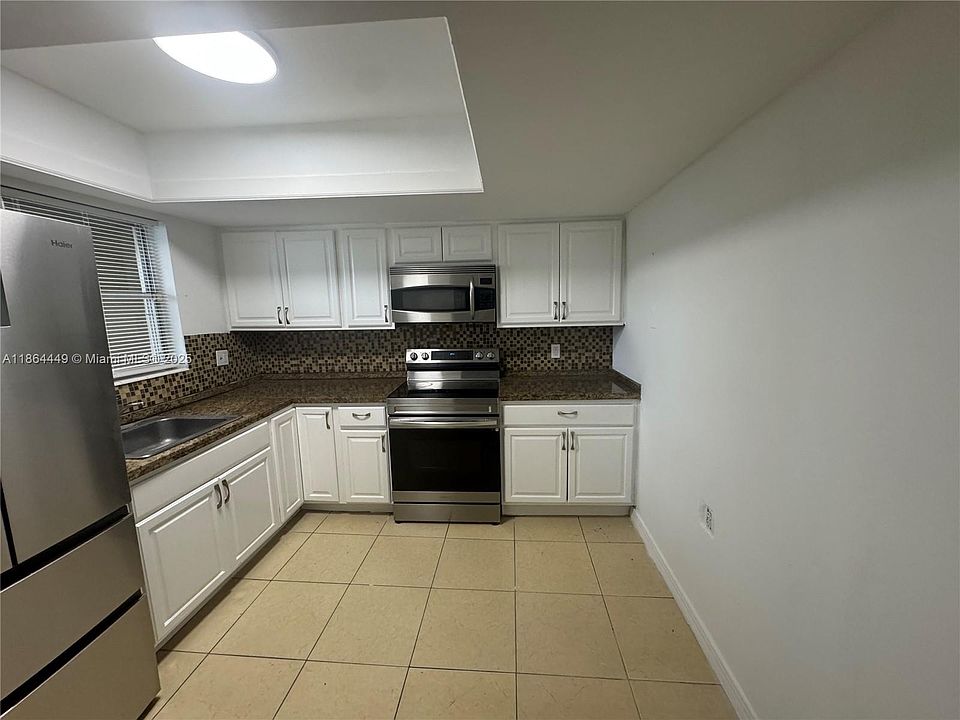 1st image of 11930 NE 19th Dr