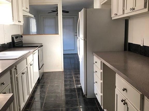 4th image of 5138 Cherokee Dr