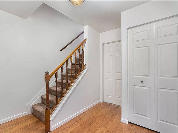 3rd image of 111 Lisa Ln