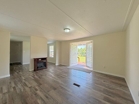 3rd image of 10580 SW 105th Ave