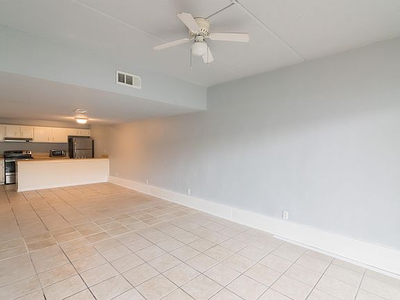 5th image of 830 E Park Ave APT 2103