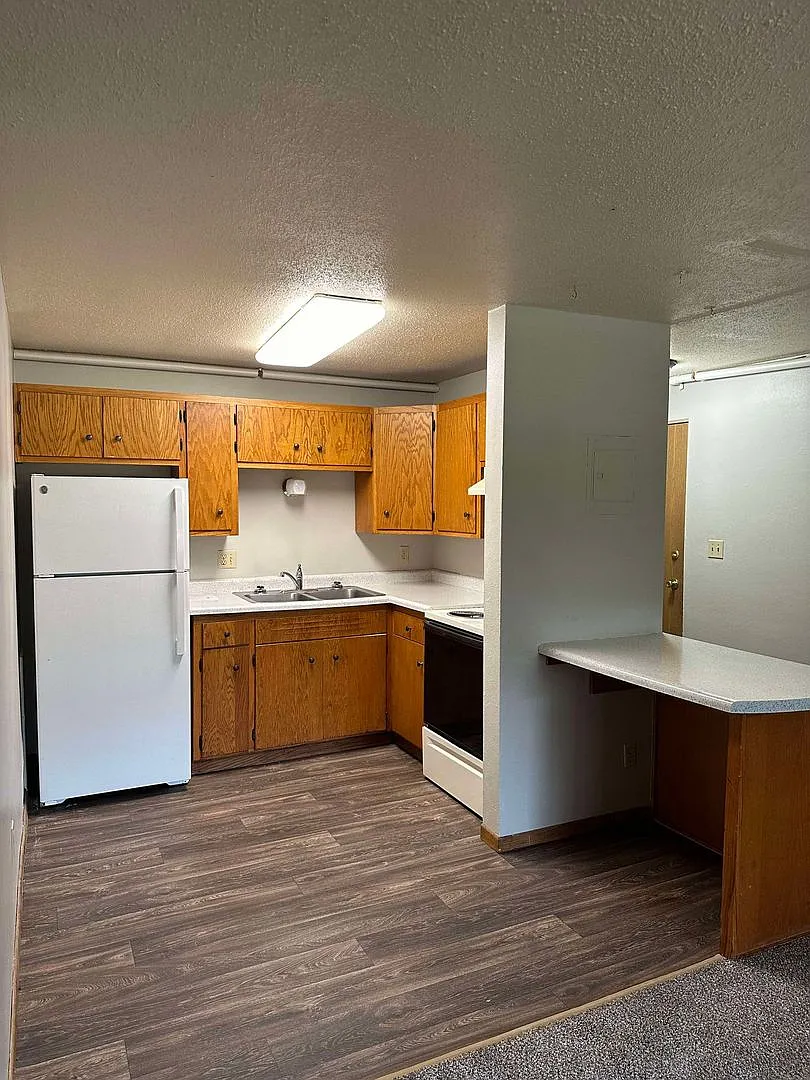 Briarwood Apartments — Photo 2