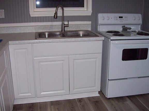 4th image of 132 S Washington St