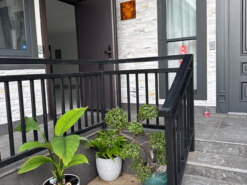 1st image of 2947 Kamakini St #2