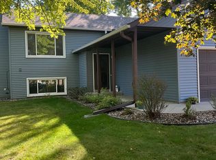 1402 36th St SW, Rochester, MN 55902