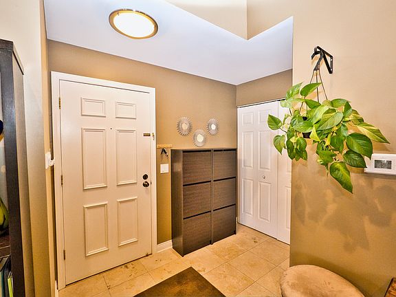 4th image of 28 Country Club Dr APT B