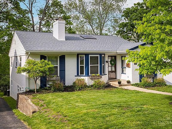 2nd image of 2774 Losantiridge Ave