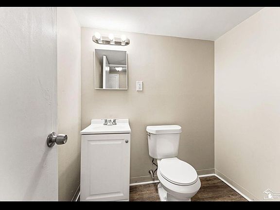 4th image of 4376 Parkside Blvd