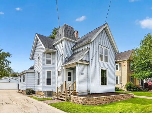 327 N Terrace St, Janesville, WI 53545