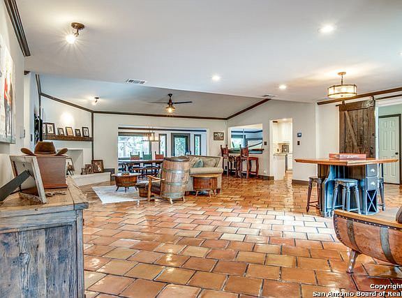 4th image of 143 Canyon Oaks Dr