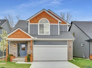 27620 Maryjane Ln E, Chesterfield, MI 48047