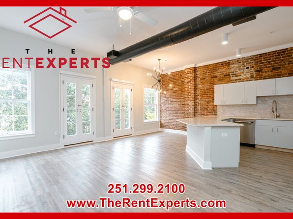 360 Dauphin St #3C
