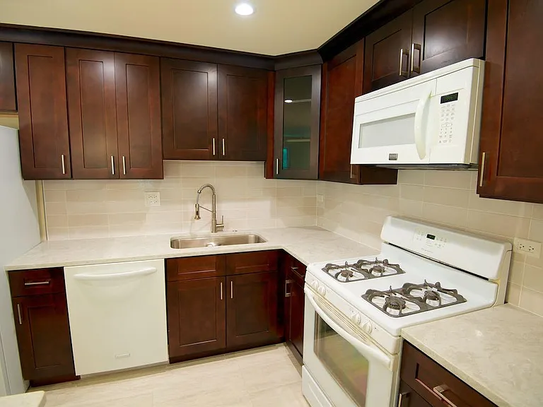 1250 Park Ave W #408 — Photo 5