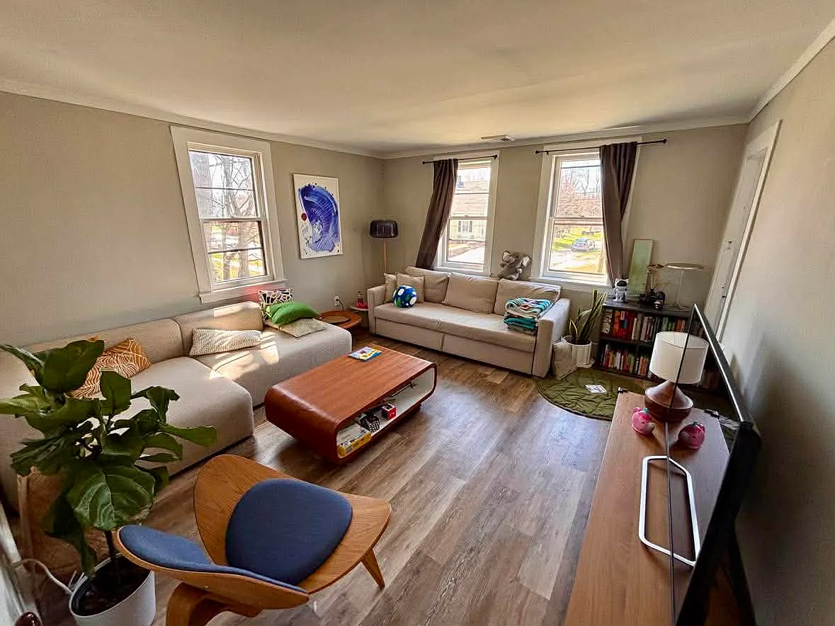 Living Room - 50-52 House St #2