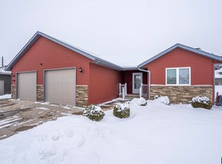 539 14th St SW, Le Mars, IA 51031